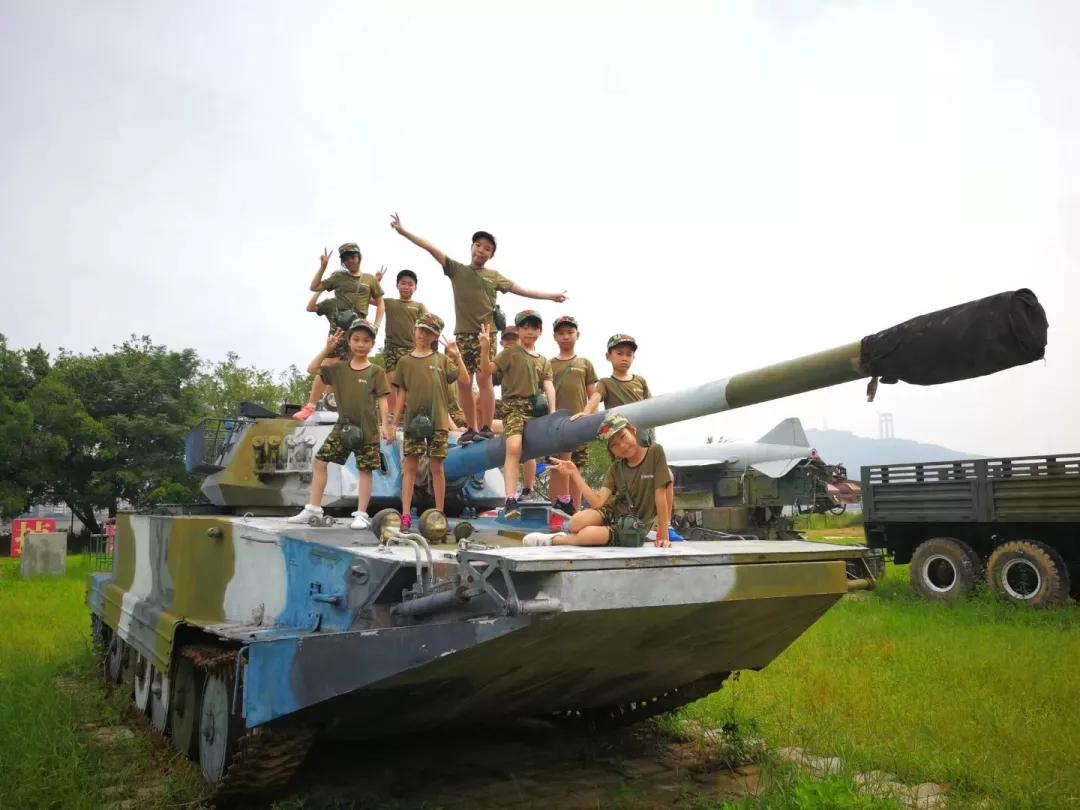 英姿颯爽小警察，精彩別樣夏令營(yíng)