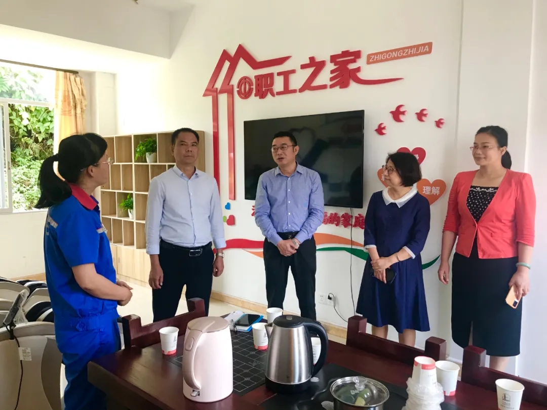 廣西工人報社到我市開展“走基層——記者在一線”活動