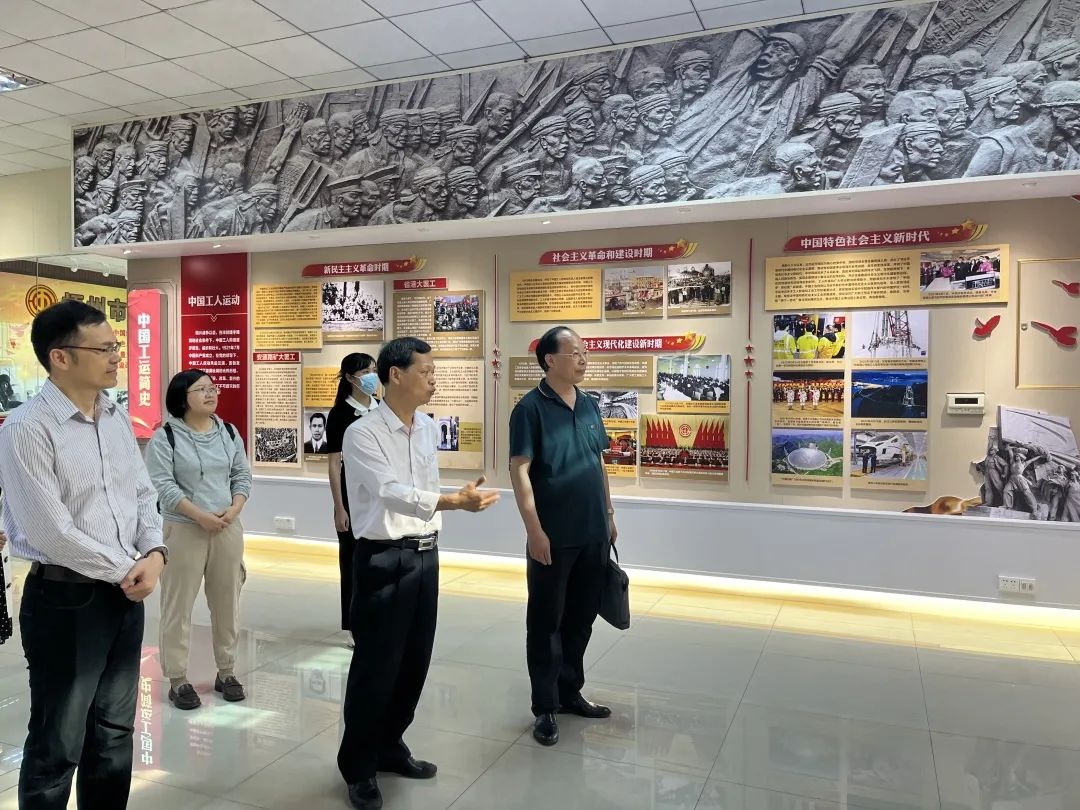 市建設(shè)詩(shī)詞曲示范市專家組到市總工會(huì)開展調(diào)研