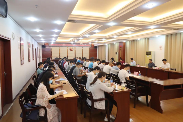 市總工會(huì)履職盡責(zé)維護(hù)職工合法權(quán)益，創(chuàng)造和諧社會(huì)環(huán)境喜迎二十大