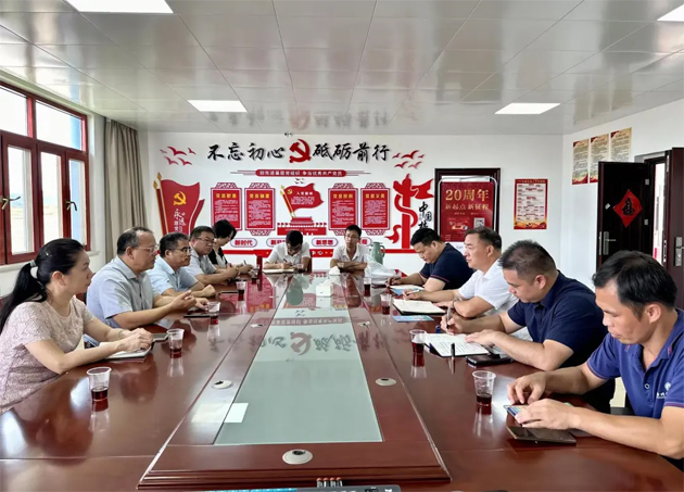 市總工會調(diào)研組看望蹲點(diǎn)干部 訪企業(yè)摸實(shí)情促發(fā)展