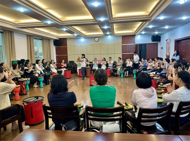 梧州市總工會(huì)女職工委員會(huì)開(kāi)展“黨旗領(lǐng)航聚合力，情暖巾幗綻芳華” 主題活動(dòng)