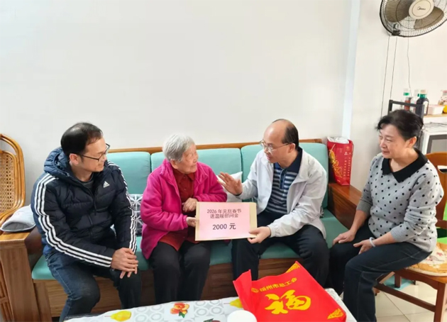 情暖職工 喜迎新春｜梧州市總工會(huì)深入開(kāi)展2026年新春“送溫暖”走訪慰問(wèn)活動(dòng)