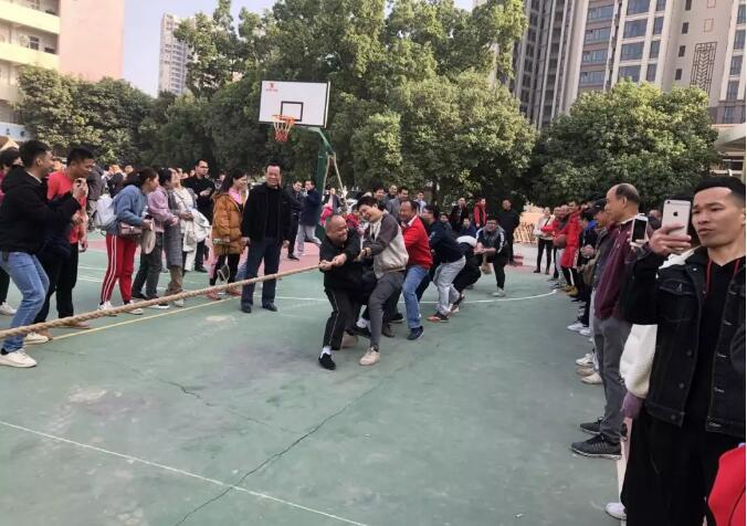 龍圩區(qū)總工會(huì)開展“慶元旦、迎春節(jié)”職工趣味體育活動(dòng)