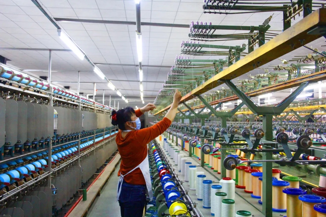 五豐絲綢有限公司工會(huì)助力復(fù)工復(fù)產(chǎn)實(shí)現(xiàn)產(chǎn)銷(xiāo)兩旺