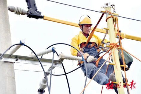 致敬！熱浪下的勞動(dòng)者們