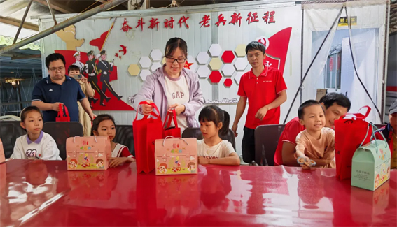 藤縣總工會(huì)開展“六一暖童心 關(guān)愛護(hù)成長(zhǎng)”系列慰問活動(dòng)，為300余名特殊群體兒童送溫暖