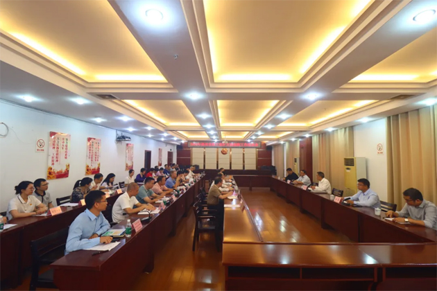 自治區(qū)總工會領導在梧州召開職工醫(yī)療互助保障工作座談會并作專題輔導